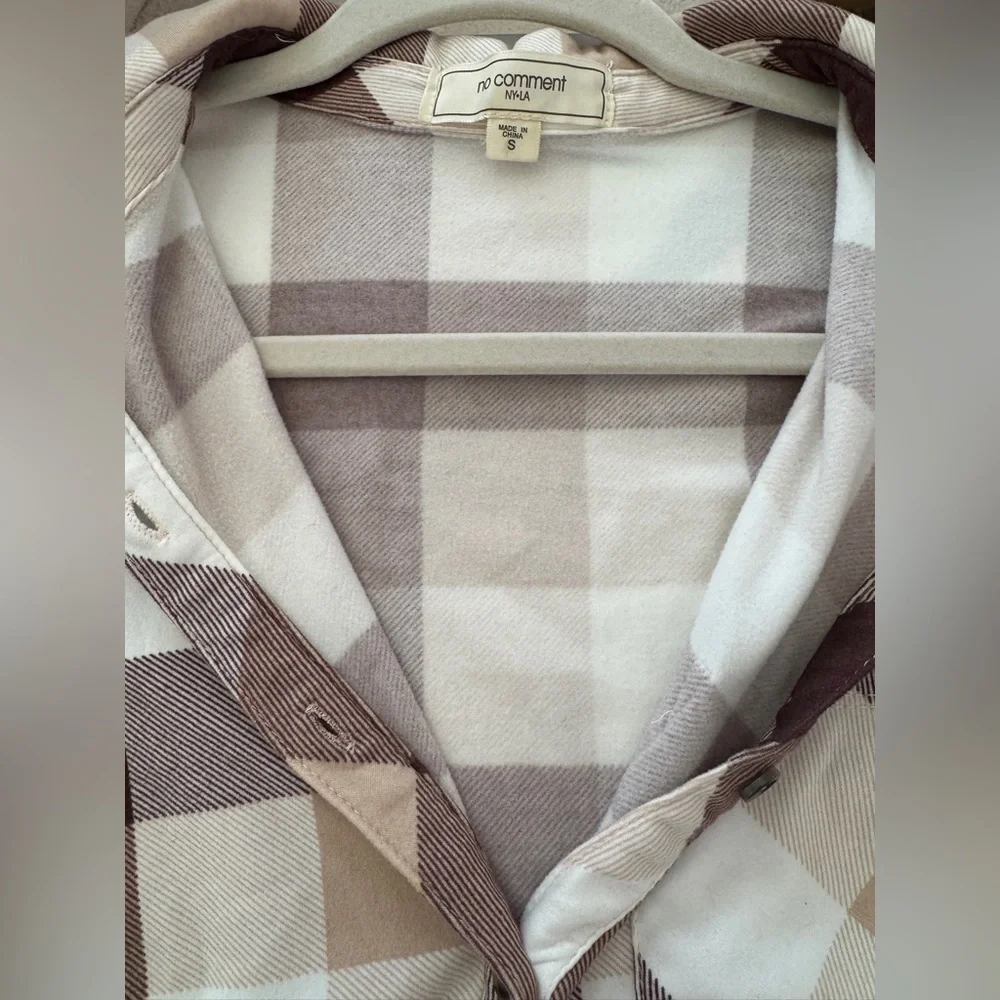Women’s Small Plaid Button Down‎ - Picture 6 of 6
